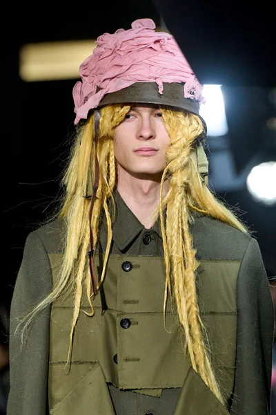 Look 25